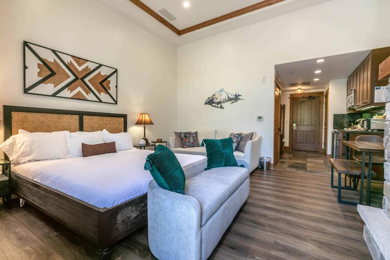 Resort East West Hospitality At Tahoe Truckee